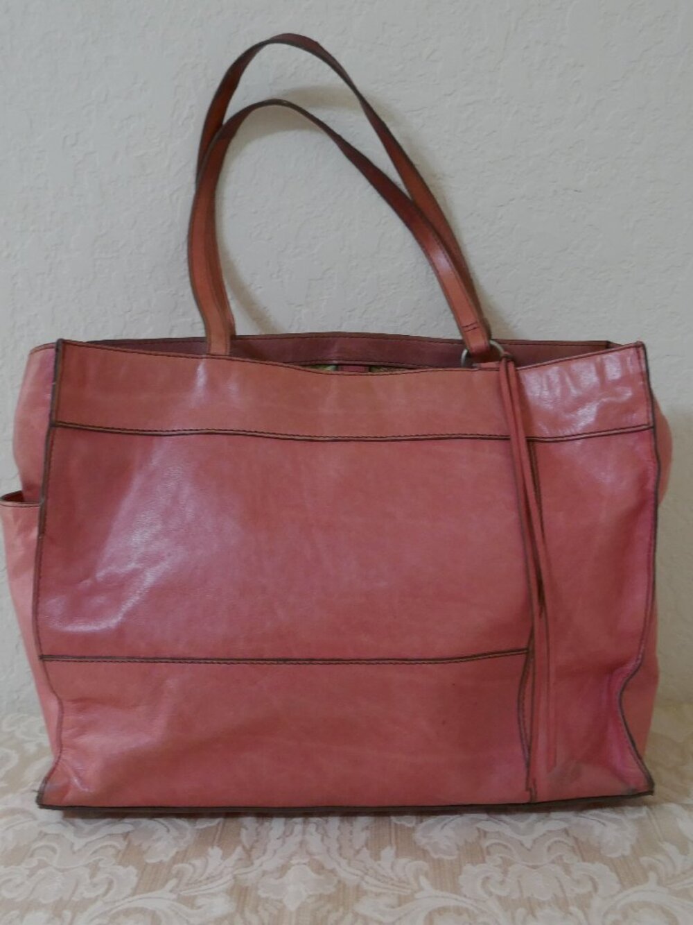 HOBO "The Original" Tote Bag Shoulder Straps Side Pockets Soft Pink Leather